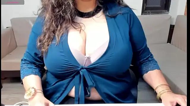 Gulabi_Queen from StripChat is Freechat