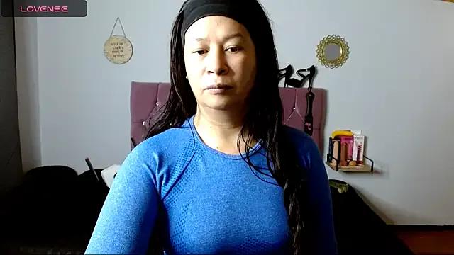 gyrlmaturee from StripChat is Freechat