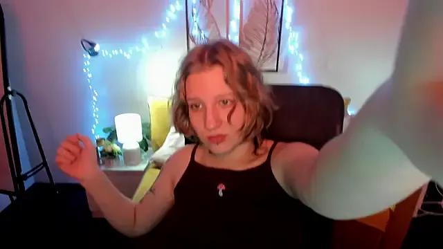 Hailey_Foxy from StripChat is Freechat