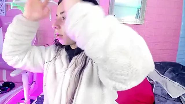 Customizable and immersive: Energize your taste buds and checkout our delicious choice of amateur cams liveshows with excited livestreamers getting their sweet physiques pounded with their beloved vibrating toys.