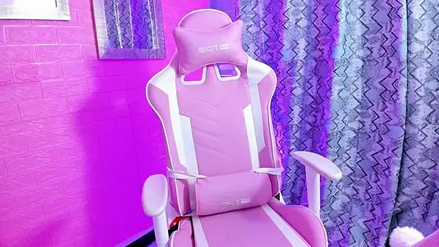Customizable and immersive: Energize your taste buds and checkout our delicious choice of amateur cams liveshows with excited livestreamers getting their sweet physiques pounded with their beloved vibrating toys.