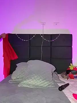 Hanna_Lara from StripChat is Freechat