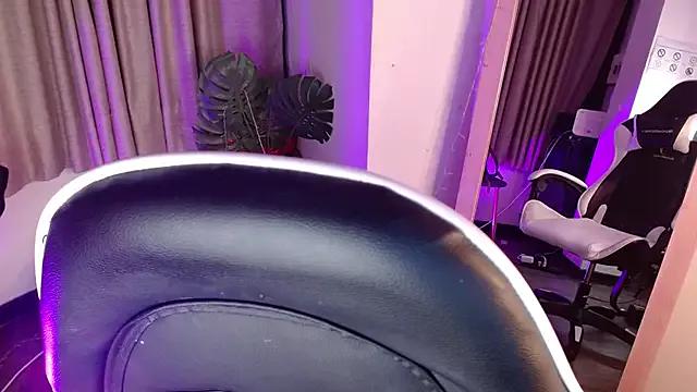 Customizable and immersive: Energize your taste buds and checkout our delicious choice of amateur cams liveshows with excited livestreamers getting their sweet physiques pounded with their beloved vibrating toys.