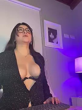 Customizable and immersive: Energize your taste buds and checkout our delicious choice of amateur cams liveshows with excited livestreamers getting their sweet physiques pounded with their beloved vibrating toys.