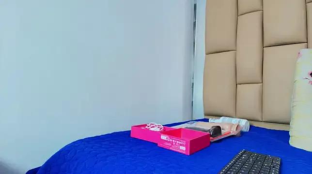 Customizable and immersive: Energize your taste buds and checkout our delicious choice of amateur cams liveshows with excited livestreamers getting their sweet physiques pounded with their beloved vibrating toys.