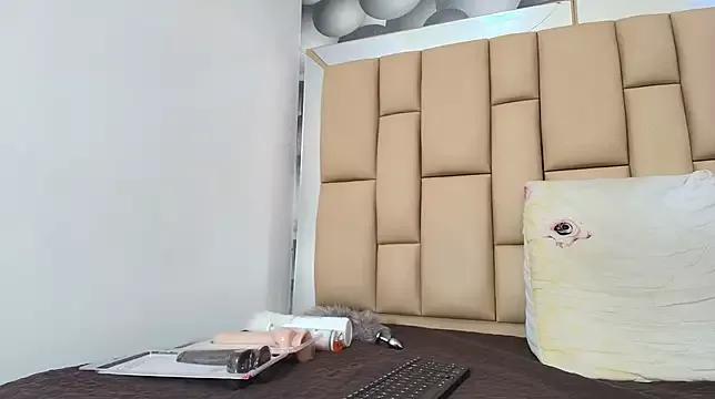 Customizable and immersive: Energize your taste buds and checkout our delicious choice of amateur cams liveshows with excited livestreamers getting their sweet physiques pounded with their beloved vibrating toys.