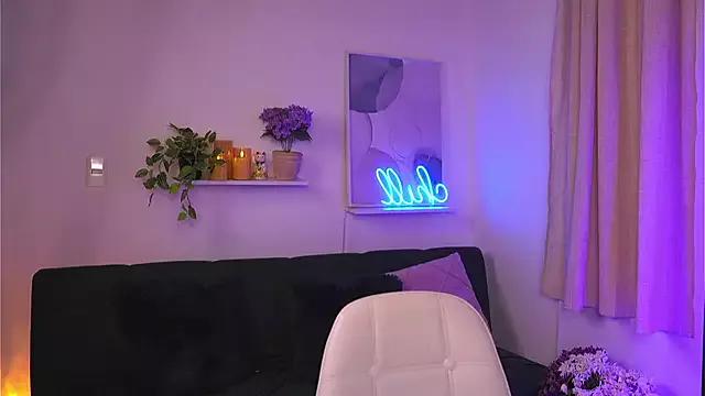 HannahEvanss from StripChat is Freechat