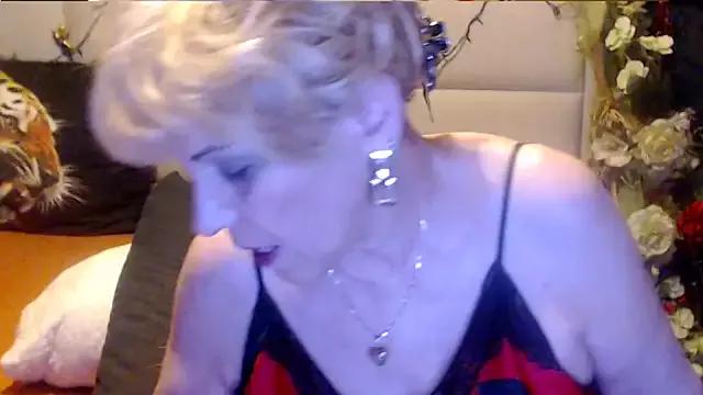 HappyWomanOn from StripChat is Freechat