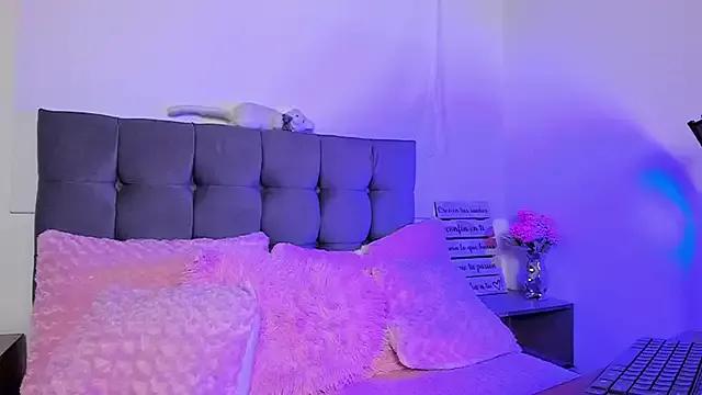 Customizable and immersive: Energize your taste buds and checkout our delicious choice of amateur cams liveshows with excited livestreamers getting their sweet physiques pounded with their beloved vibrating toys.