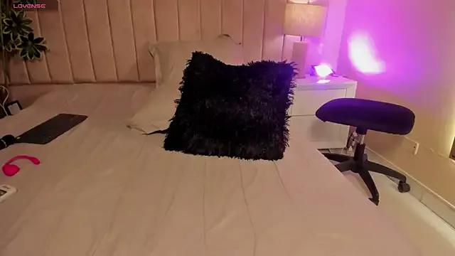 hellen_mckenzie from StripChat is Freechat