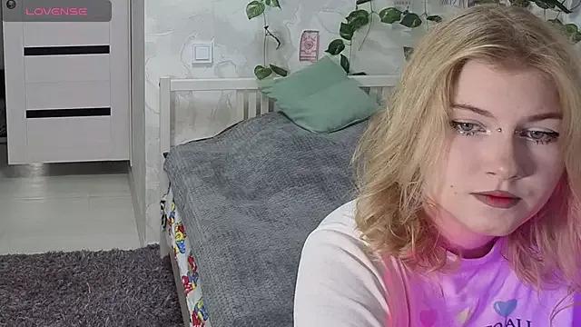 Customizable and immersive: Energize your taste buds and checkout our delicious choice of amateur cams liveshows with excited livestreamers getting their sweet physiques pounded with their beloved vibrating toys.