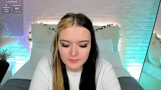 Customizable and immersive: Energize your taste buds and checkout our delicious choice of amateur cams liveshows with excited livestreamers getting their sweet physiques pounded with their beloved vibrating toys.