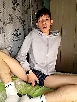 heyy_noah11 from StripChat is Freechat