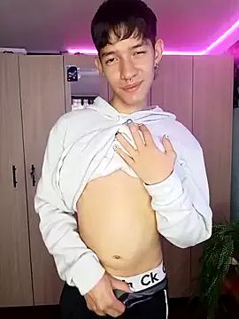 heyy_noah11 from StripChat is Freechat