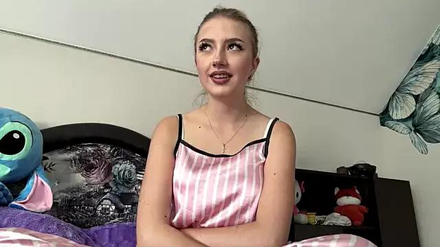 HollyCroker from StripChat is Freechat