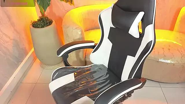 Customizable and immersive: Energize your taste buds and checkout our delicious choice of amateur cams liveshows with excited livestreamers getting their sweet physiques pounded with their beloved vibrating toys.