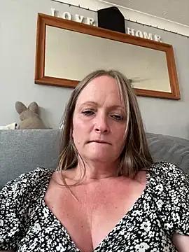 HoneyBluex from StripChat is Freechat