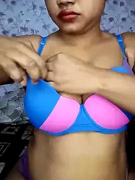Hotlisa from StripChat is Freechat