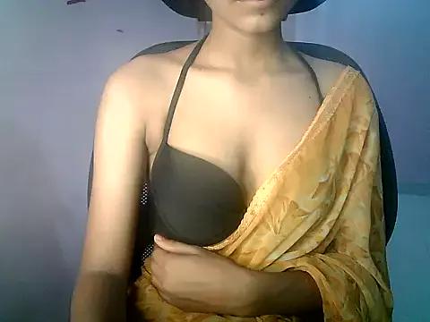Hotnessgirl1 from StripChat is Freechat