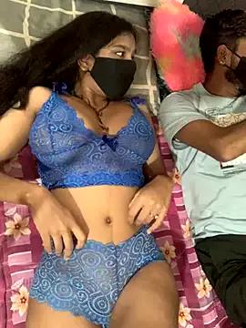 hottiess69 from StripChat is Freechat