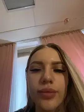 HugeBoobsAlice from StripChat is Freechat