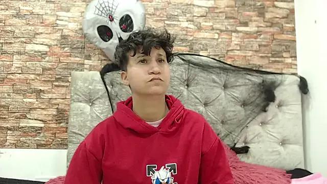 Customizable and immersive: Energize your taste buds and checkout our delicious choice of amateur cams liveshows with excited livestreamers getting their sweet physiques pounded with their beloved vibrating toys.