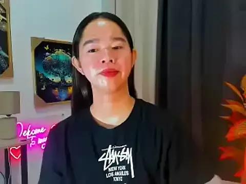 imyourtinybuuny from StripChat is Freechat