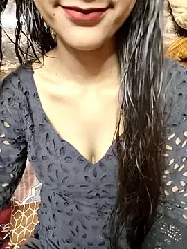 Indian-Aleena from StripChat is Freechat