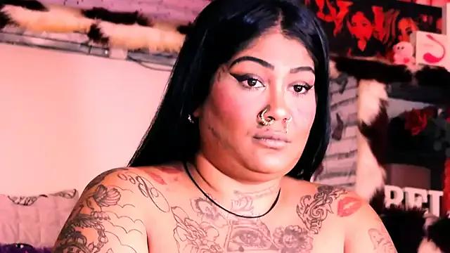 Customizable and immersive: Energize your taste buds and checkout our delicious choice of amateur cams liveshows with excited livestreamers getting their sweet physiques pounded with their beloved vibrating toys.