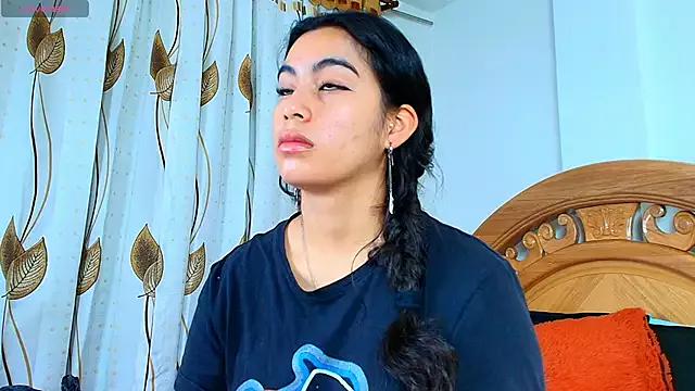iris_mandarine from StripChat is Freechat