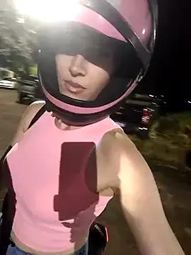 Photos of Irresistible24 from StripChat is Freechat