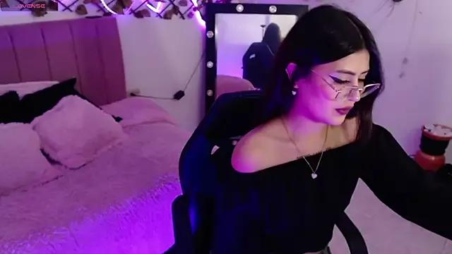 isa_bunny18 from StripChat is Freechat