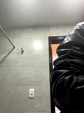 Isabela_Colins from StripChat is Freechat