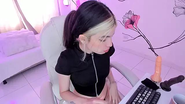 Customizable and immersive: Energize your taste buds and checkout our delicious choice of amateur cams liveshows with excited livestreamers getting their sweet physiques pounded with their beloved vibrating toys.