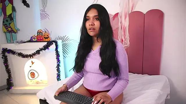 Customizable and immersive: Energize your taste buds and checkout our delicious choice of amateur cams liveshows with excited livestreamers getting their sweet physiques pounded with their beloved vibrating toys.