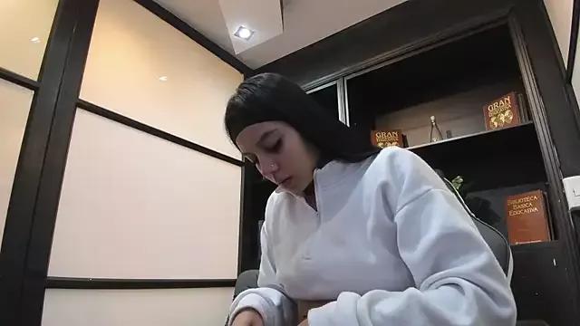 IvonnePrince_ from StripChat is Freechat