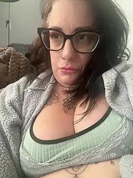 Ivy-Belle from StripChat is Freechat