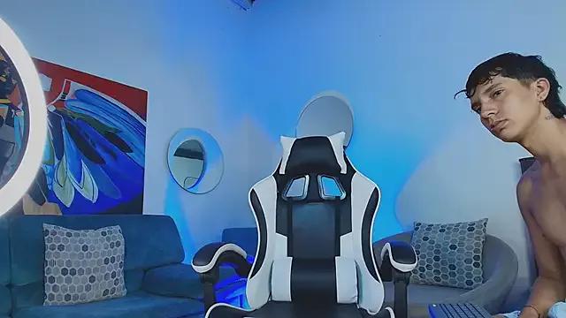 Customizable and immersive: Energize your taste buds and checkout our delicious choice of amateur cams liveshows with excited livestreamers getting their sweet physiques pounded with their beloved vibrating toys.