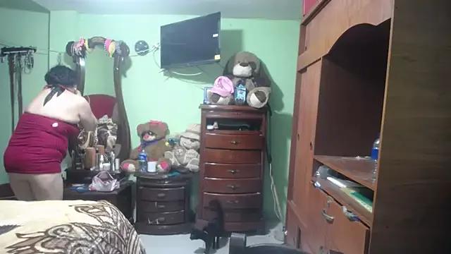 Customizable and immersive: Energize your taste buds and checkout our delicious choice of amateur cams liveshows with excited livestreamers getting their sweet physiques pounded with their beloved vibrating toys.