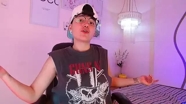 jeroharper from StripChat is Freechat