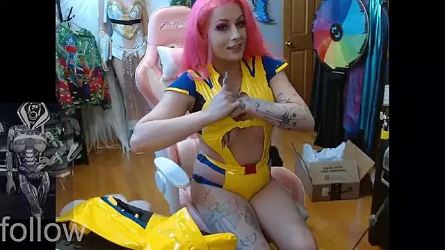 Customizable and immersive: Energize your taste buds and checkout our delicious choice of amateur cams liveshows with excited livestreamers getting their sweet physiques pounded with their beloved vibrating toys.