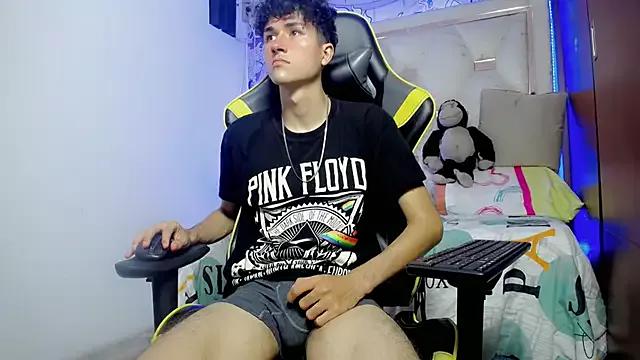 Customizable and immersive: Energize your taste buds and checkout our delicious choice of amateur cams liveshows with excited livestreamers getting their sweet physiques pounded with their beloved vibrating toys.