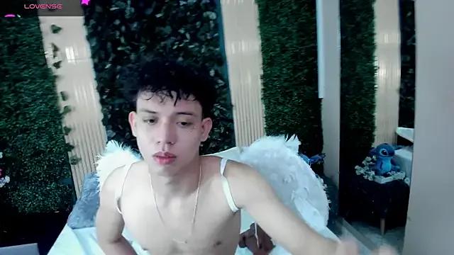 Customizable and immersive: Energize your taste buds and checkout our delicious choice of amateur cams liveshows with excited livestreamers getting their sweet physiques pounded with their beloved vibrating toys.