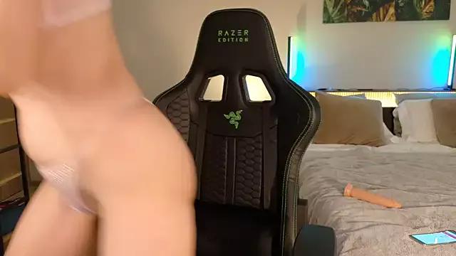 Customizable and immersive: Energize your taste buds and checkout our delicious choice of amateur cams liveshows with excited livestreamers getting their sweet physiques pounded with their beloved vibrating toys.
