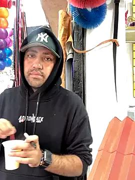 JuanZapata33 from StripChat is Freechat