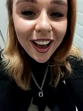 Juicy_PeachLux from StripChat is Freechat