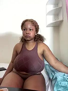 JuicyMellow21 from StripChat is Freechat