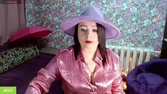 Julia-ru from StripChat is Freechat