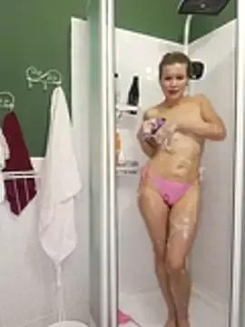 Julia_Giulia from StripChat is Freechat