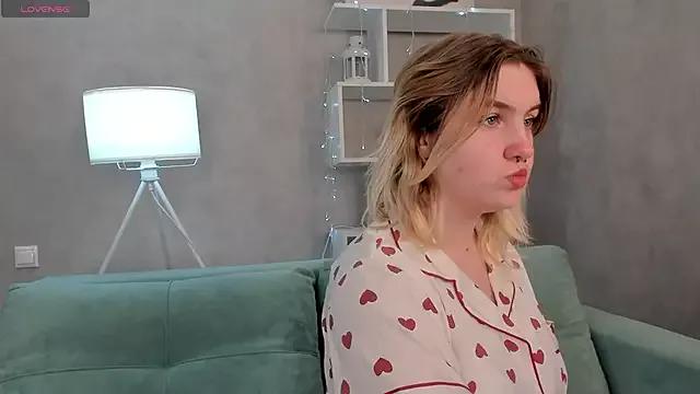 Julia_Jips from StripChat is Freechat